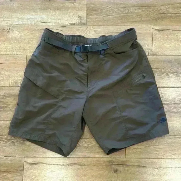THE NORTH FACE Men’s Shorts Size XXL in Excellent Condition - Picture 1 of 6